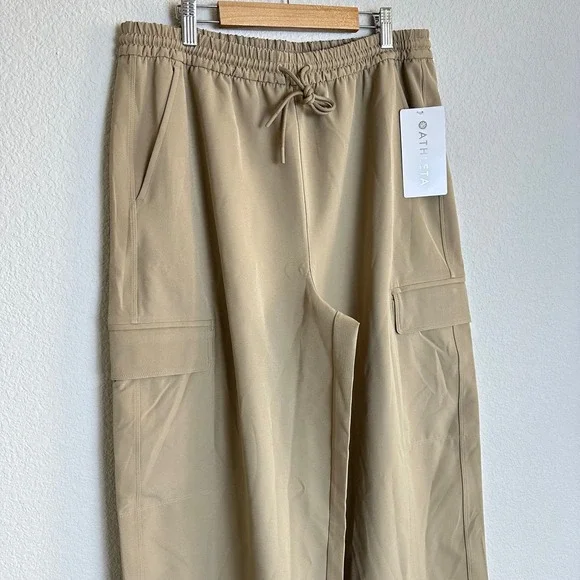 Athleta Promenade Cargo Pant Womens Medium Tan Khaki Wide Leg New 472171 - Picture 2 of 7